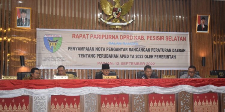 Sidang Paripurna DPRD Pessel, Bupati Sampaikan Nota Ranperda APBD Perubahan Tahun 2022