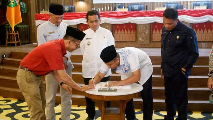 DPRD dan Pemkab Pesisir Selatan Setujui Ranperda Pengelolaan Keuangan Daerah Jadi Perda