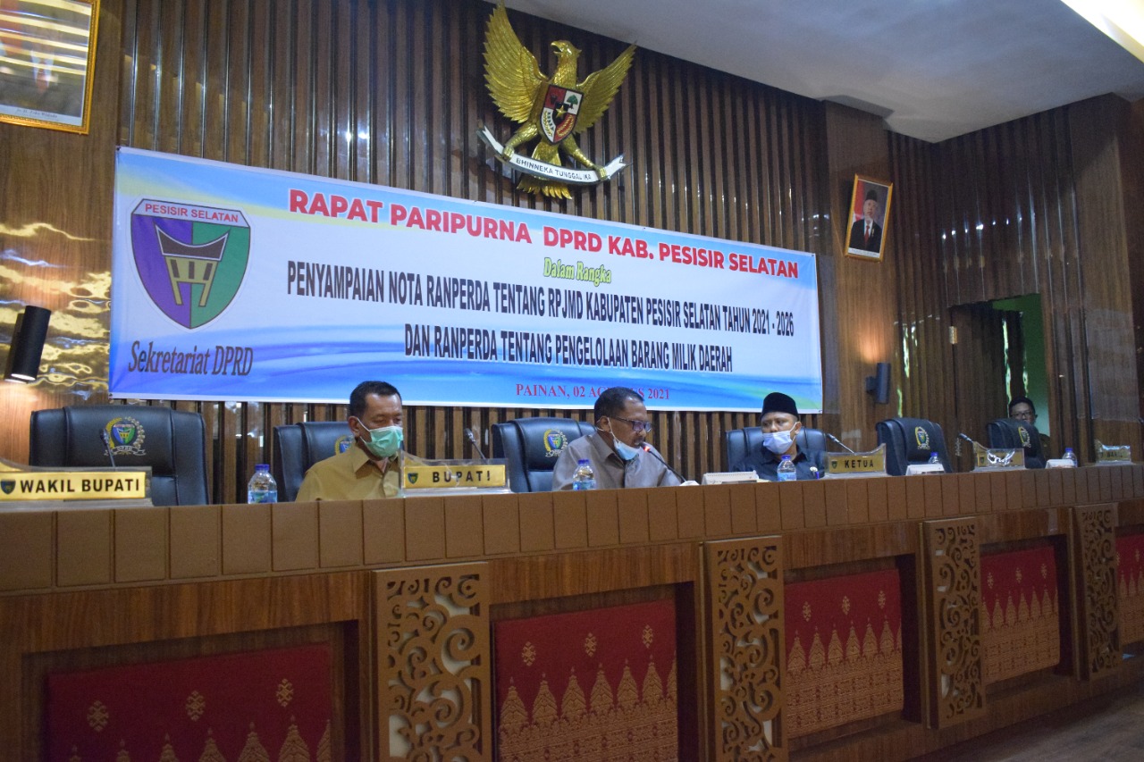 Bupati Bahas Ranperda  Pengelolaan Barang Milik Daerah di Rapat Paripurna DPRD Pesisir Selatan