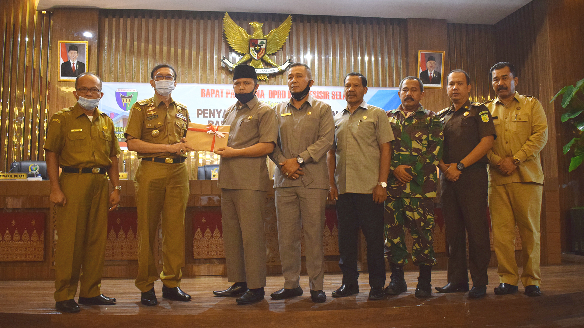 DPRD Gelar Rapat Paripurna  : Bupati Pessel Hendrajoni, Sampaikan KUA PPAS tahun 2021